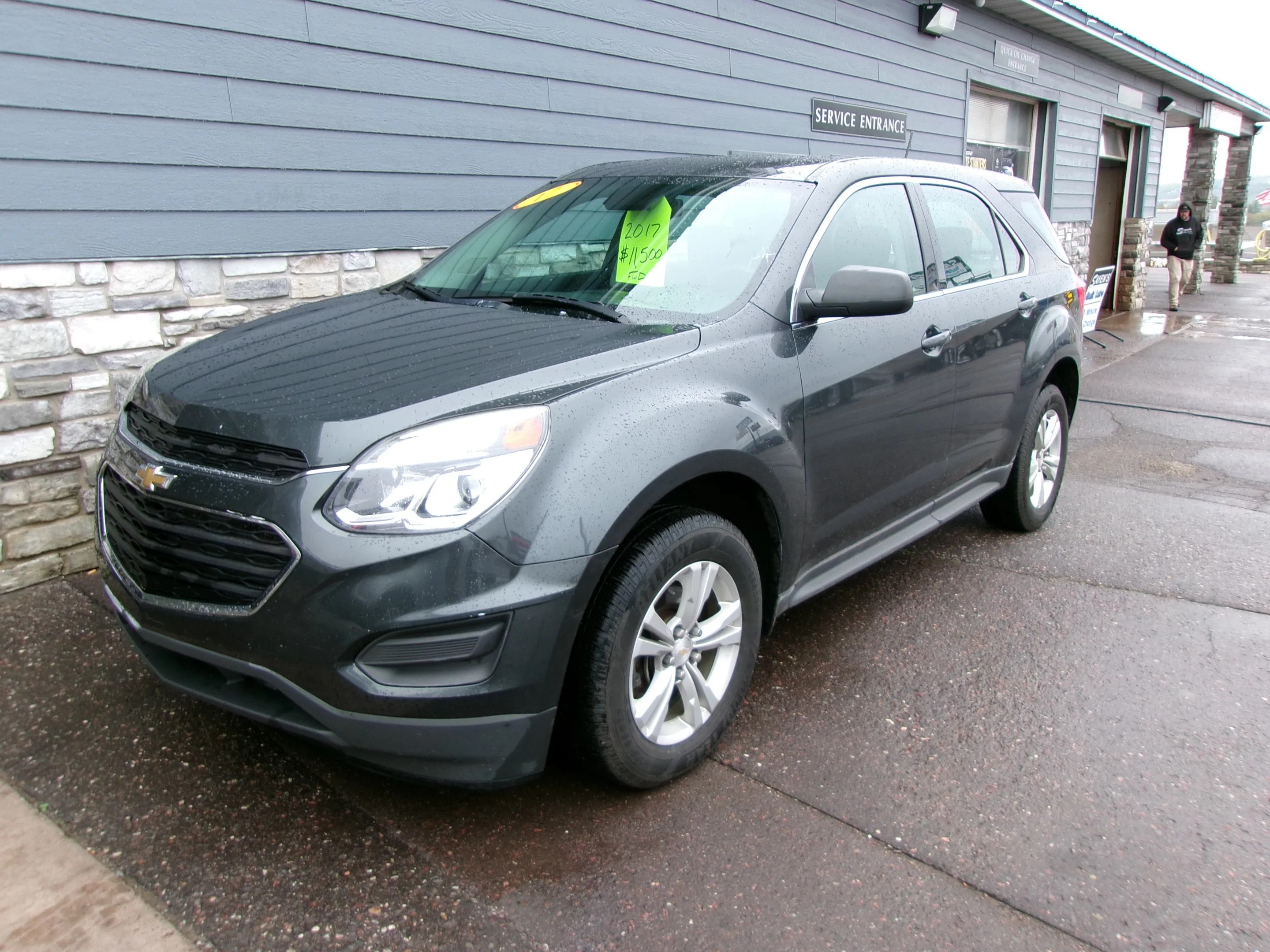 Mid-size SUV rental vehicle